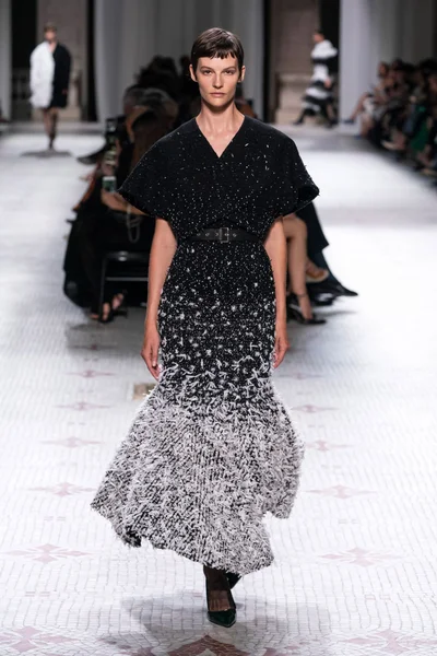 Look 2